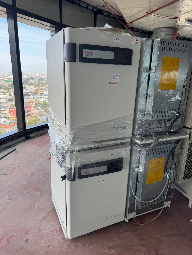 Image of Thermo HERAcell vios 160i Double Stack CO2 Incubator